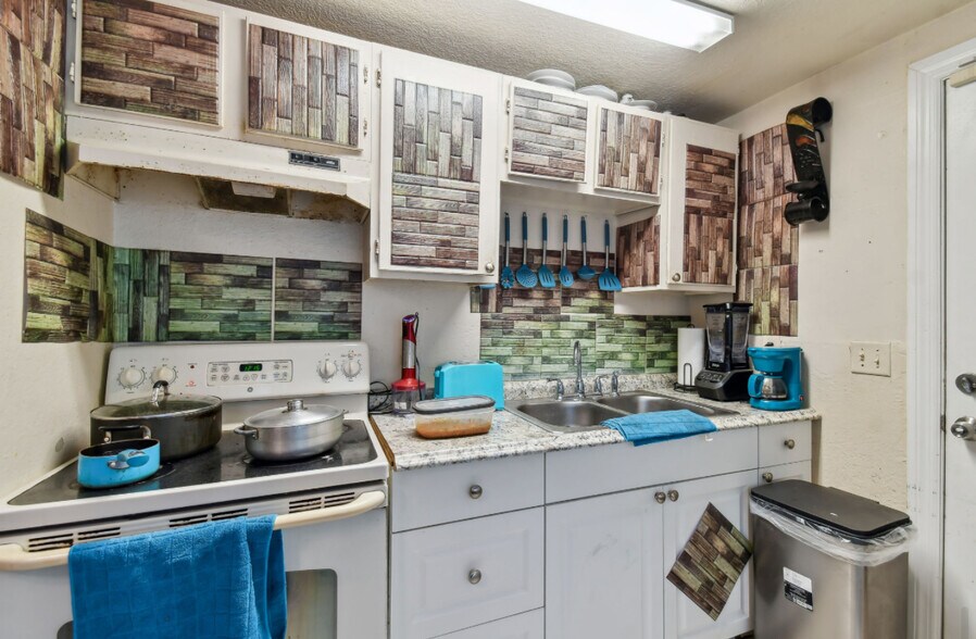 More Photos Of 4507-4517 E Giddens Ave, Tampa Multifamily For Sale