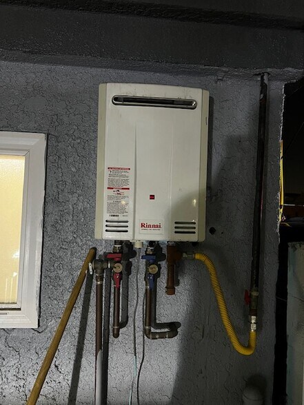 More Photos Of 504 S Harbor Blvd, Fullerton Freestanding For Sale