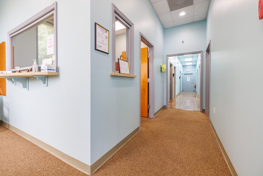 More Photos Of 815 E 68th St, Savannah Medical For Lease