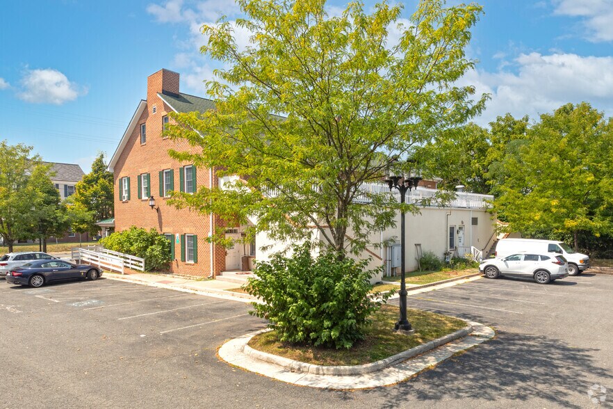 More Photos Of 15120 Washington St, Haymarket Restaurant For Sale