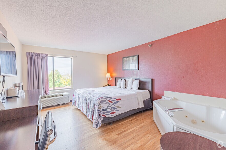 More Photos Of 1751 Lexington Rd, Richmond Hospitality For Sale