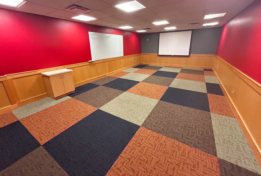 More Photos Of 2800 Gilbert Ave, Cincinnati Office For Sale