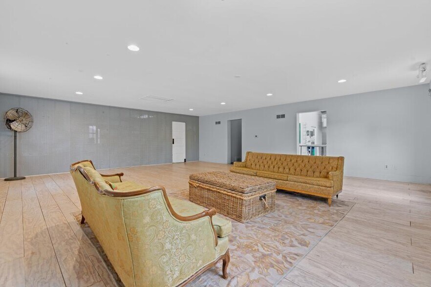 More Photos Of 505 MO-273 Highway, Tracy Freestanding For Sale