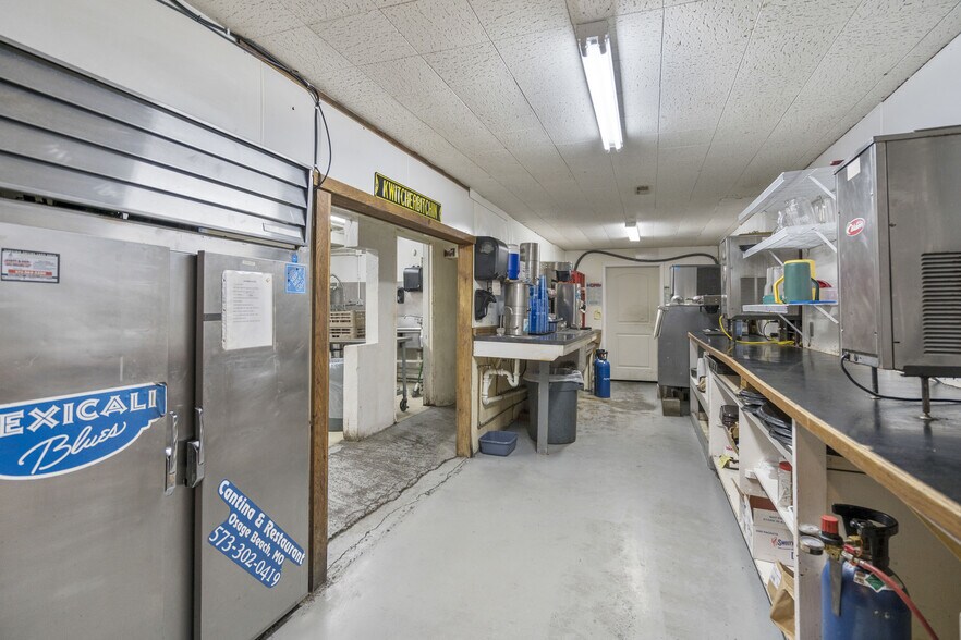 More Photos Of 6605 Hwy 54, Osage Beach Restaurant For Sale