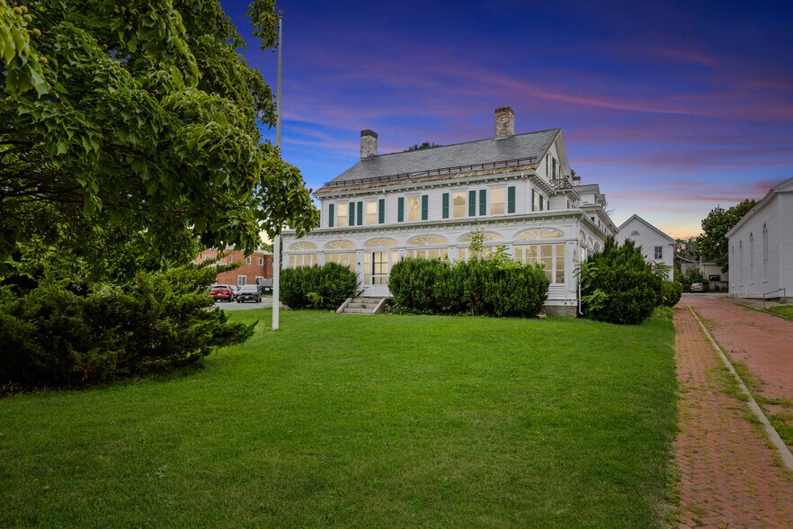 More Photos Of 145 Main St, Amesbury Specialty For Sale