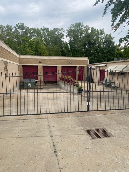 More Photos Of 1933 N 10th St, Kansas City Manufacturing For Sale