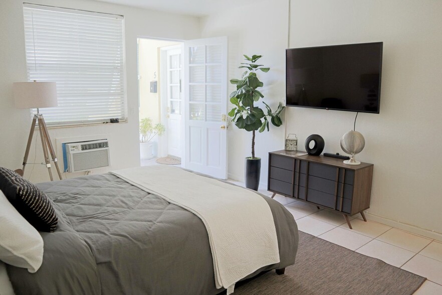 More Photos Of 172 N County Rd, Palm Beach Apartments For Sale