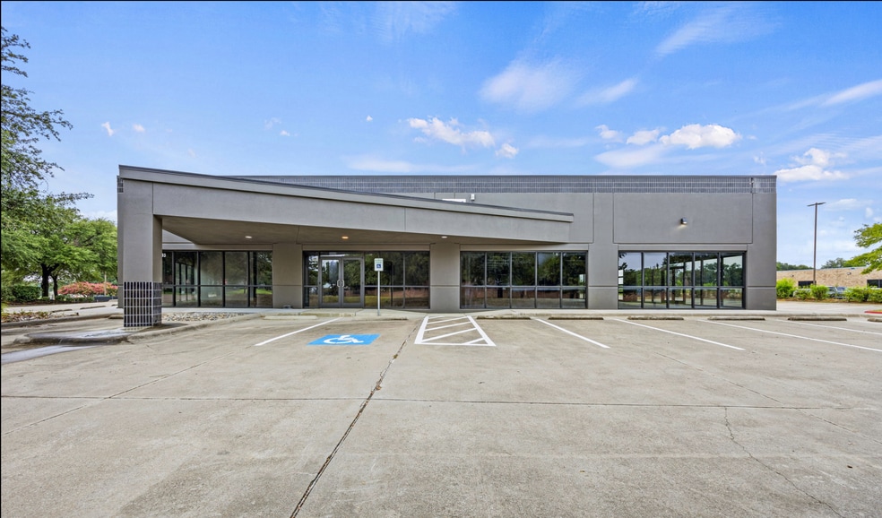 More Photos Of 3033 W Royal Ln, Irving Office For Sale