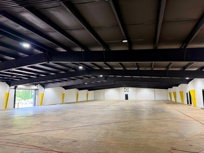 More Photos Of 202 Highway 29 Byp N, Anderson Flex For Lease