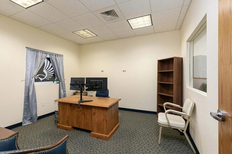More Photos Of 21 Public Sq, Stockton Office For Sale