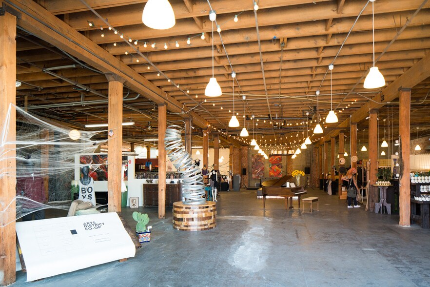 More Photos Of 1101-1135 E 5th St, Los Angeles Warehouse For Lease