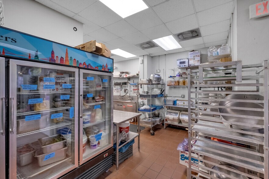 More Photos Of 646 Ne 79th St, Miami Restaurant For Sale
