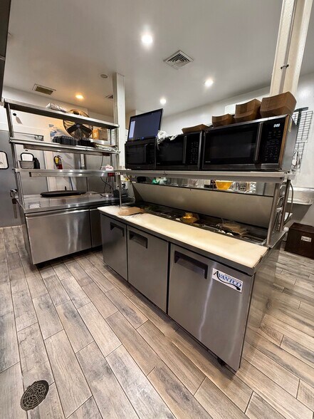 More Photos Of 36 W Pine Ave, Eastpoint Restaurant For Sale