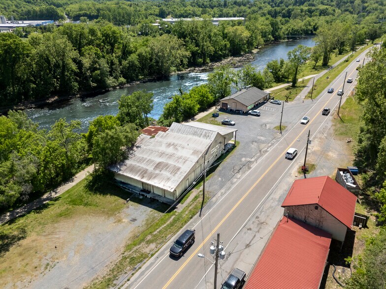 More Photos Of 1833-1837 Netherland Inn Rd, Kingsport General Retail For Sale
