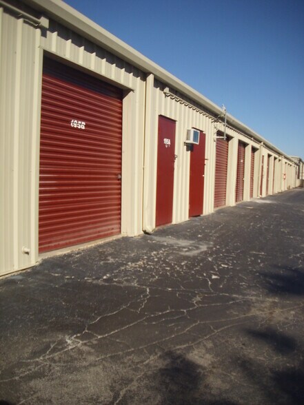More Photos Of 540 N State Road 434, Altamonte Springs Self Storage For Lease