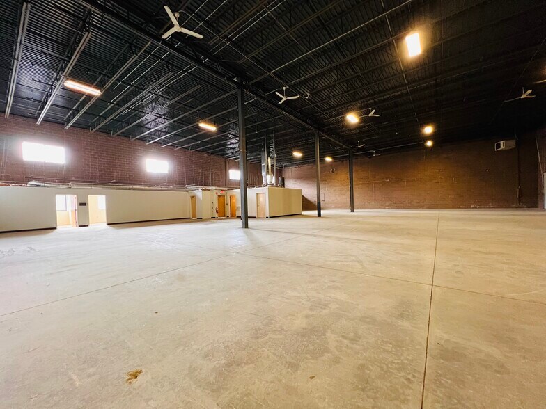 More Photos Of 190-200 Pleasant St, Rockland Manufacturing For Lease