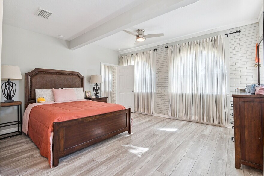 More Photos Of 17425 7th St, Montverde Office For Sale