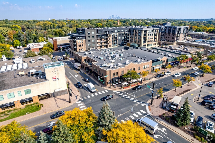 More Photos Of 3948 W 50th St, Edina Storefront For Lease