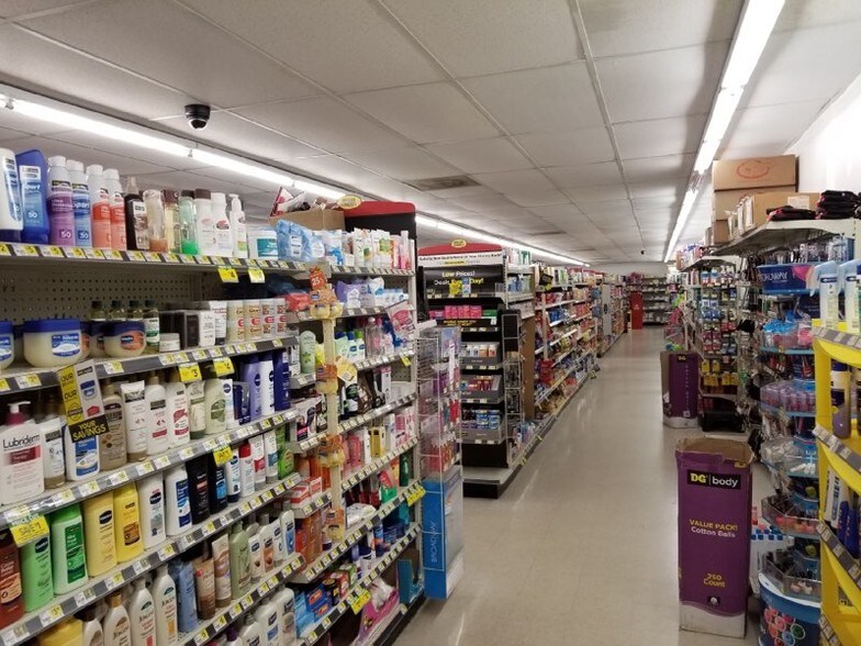 More Photos Of 2560 Winfield Dunn Pky, Kodak Freestanding For Lease