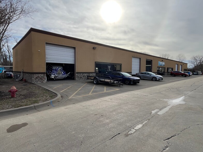More Photos Of 10947 Kaw Dr, Edwardsville Warehouse For Sale