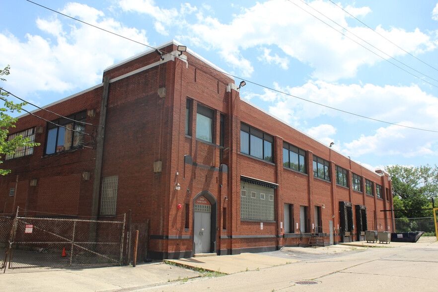 Primary Photo Of 3931 S Leavitt St, Chicago Food Processing For Lease