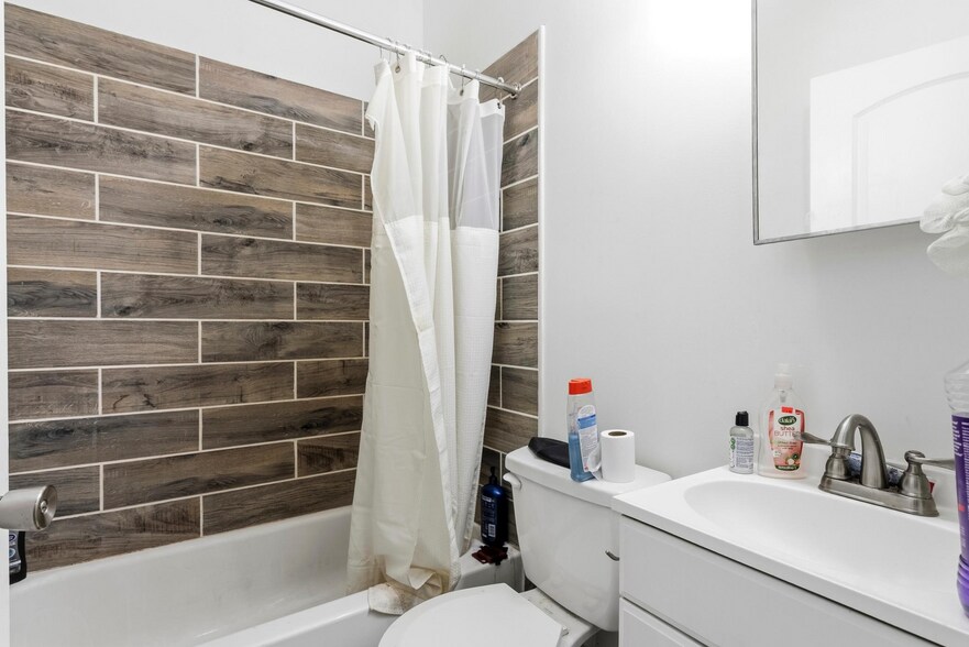 More Photos Of 825 N 41st St, Philadelphia Apartments For Sale