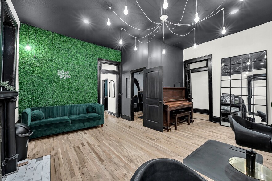 More Photos Of 110 S 2nd St, Ozark Flex For Sale