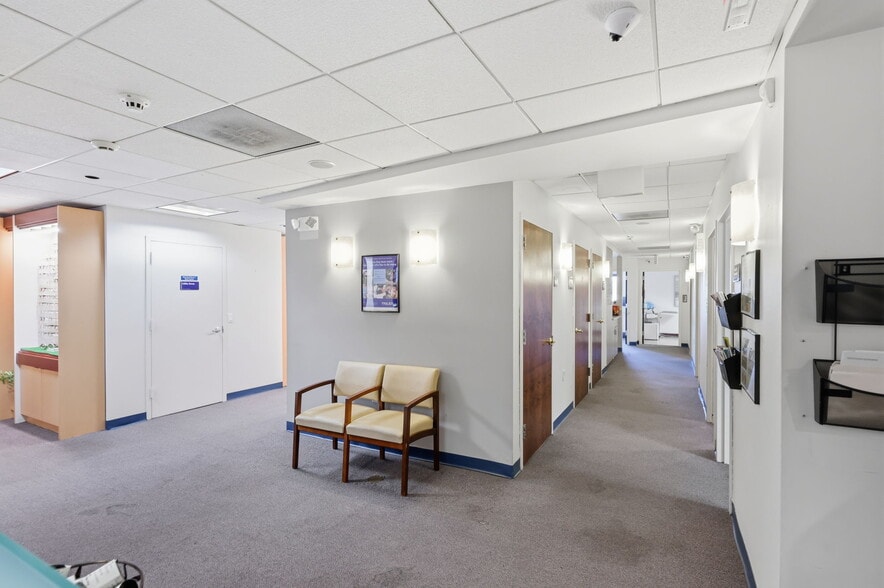 More Photos Of 1568 Woodbourne Rd, Levittown Office For Sale