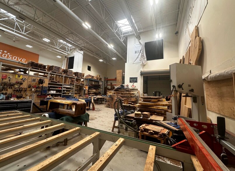 More Photos Of 375 Lynn Ave, North Vancouver Warehouse For Sale