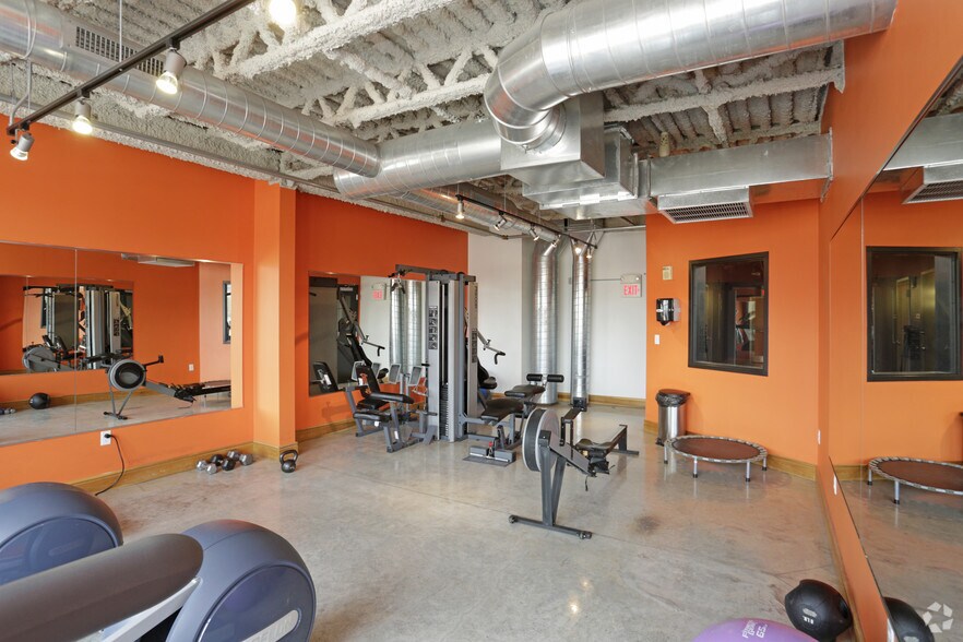 More Photos Of 117 W 20th St, Kansas City Apartments For Lease