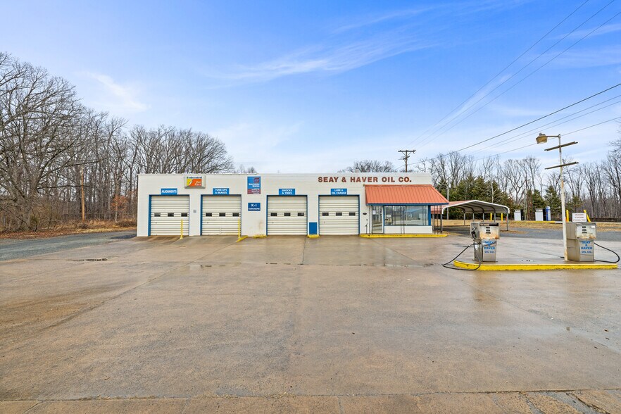 More Photos Of 16855 Oak St, Dillwyn Service For Sale