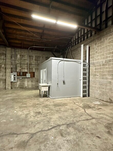 More Photos Of 612 Buena Vista Ave, Stockton Warehouse For Lease