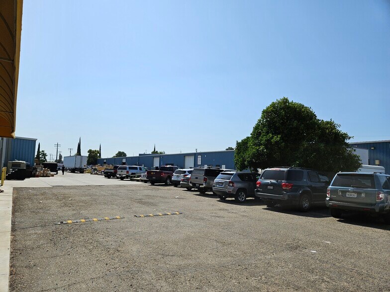 More Photos Of 202 S Santa Cruz Ave, Modesto Warehouse For Lease