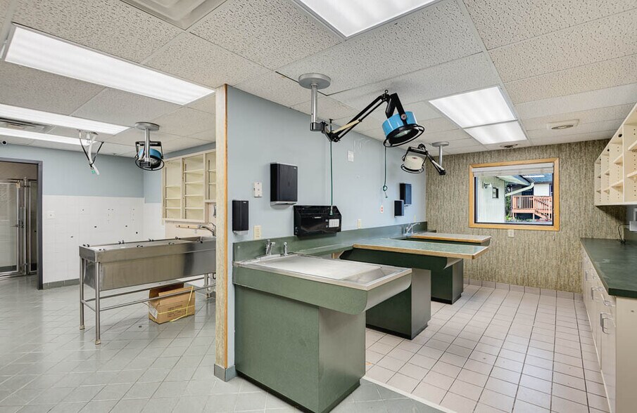 More Photos Of 32 E Mendota Rd, Inver Grove Heights Auto Dealership For Sale