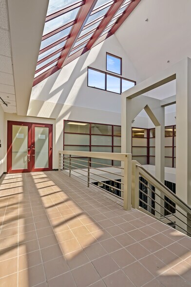 More Photos Of 301 E Yakima Ave, Yakima Office For Sale