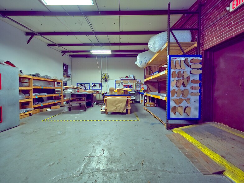 More Photos Of 1451 E Jefferson St, Brooksville Flex For Lease