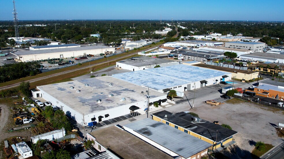 Primary Photo Of 2442 N 23rd St, Saint Petersburg Light Distribution For Lease