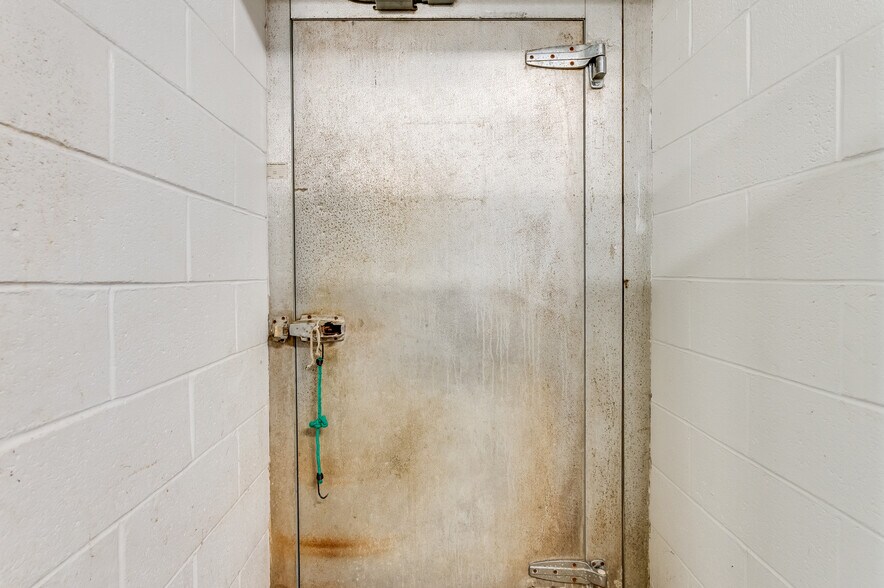 More Photos Of 16552 General Puller Hwy, Deltaville Specialty For Sale