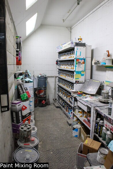 More Photos Of 325 1st St, Toledo Office For Sale