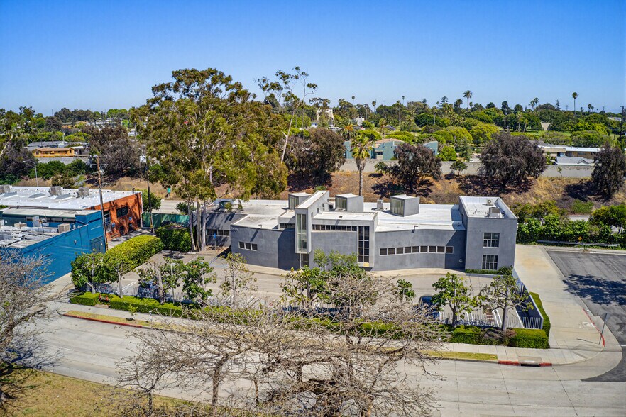 More Photos Of 1500 Olympic Blvd, Santa Monica Loft Creative Space For Sale