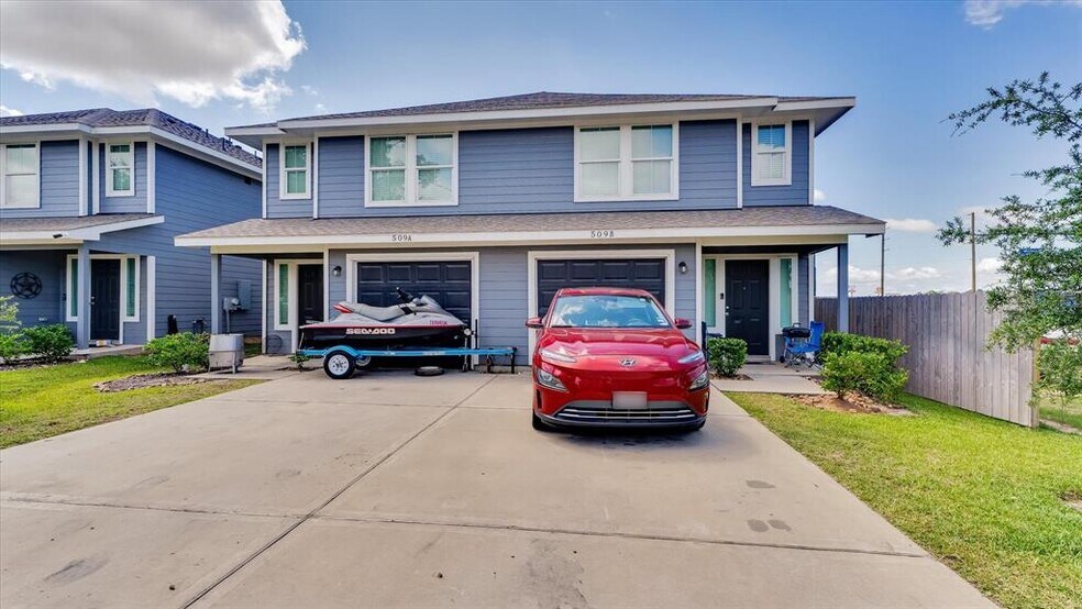 More Photos Of 501 Hines Ave, Willis Apartments For Sale