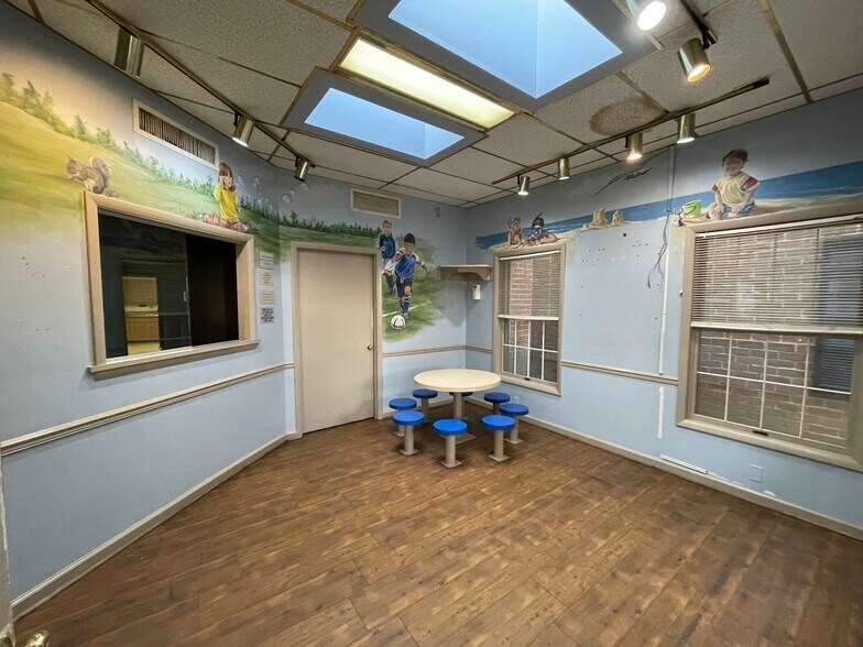 More Photos Of 11315 Pembrooke Sq, Waldorf Medical For Sale