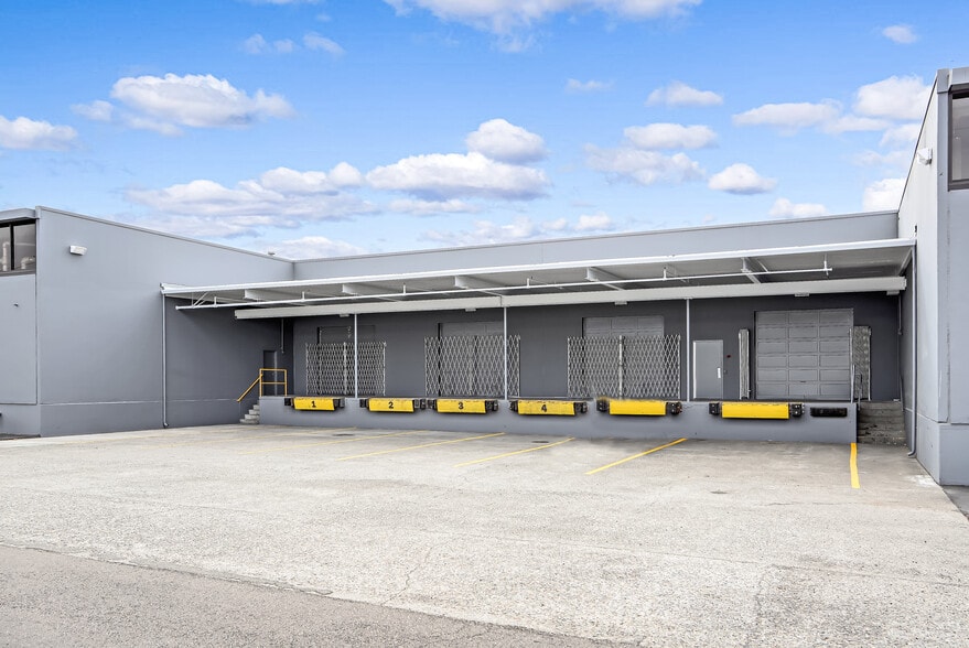 More Photos Of 5900 1st Ave S, Seattle Warehouse For Lease