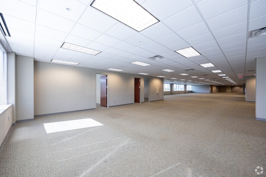 More Photos Of 925 North Point Pky, Alpharetta Office For Lease
