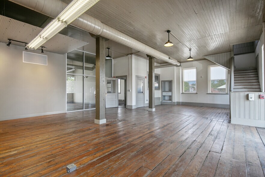 More Photos Of 159 Maxwell St, Fayetteville Office Residential For Sale