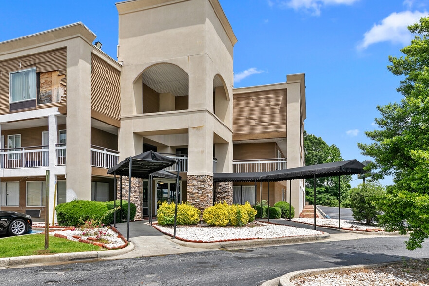 More Photos Of 155 Vulcan Rd, Birmingham Hotel For Sale