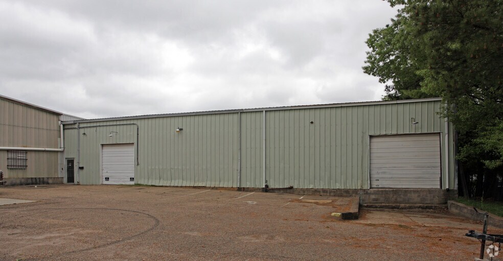 More Photos Of 642 Ridgewood Rd, Ridgeland Freestanding For Lease