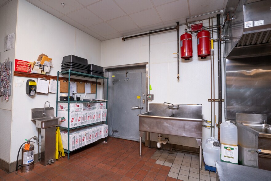 More Photos Of 142-146 E Main St, Ilion Specialty For Sale