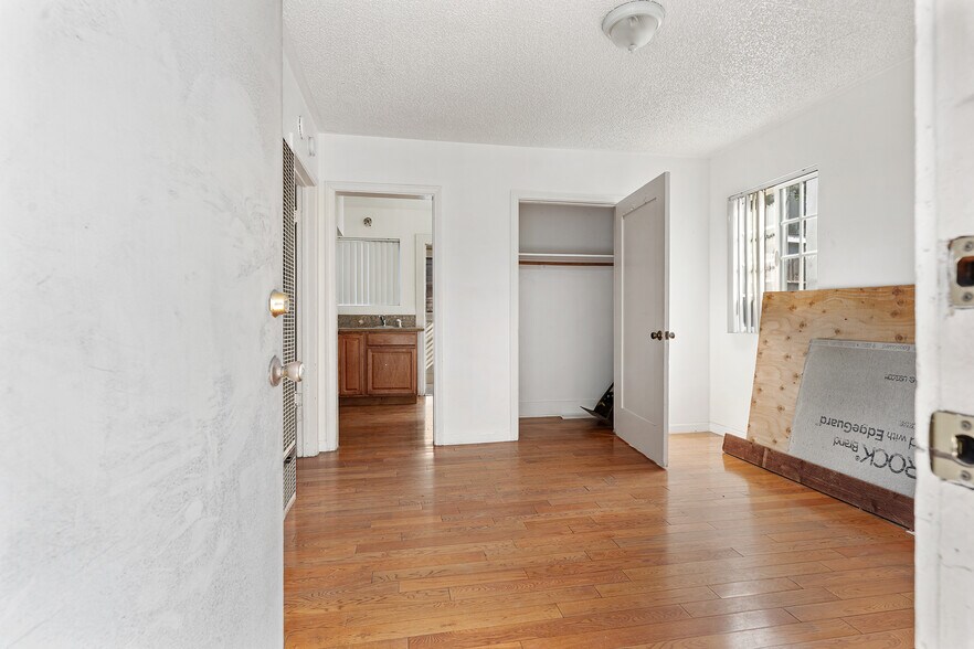More Photos Of 272 S Burlington Ave, Los Angeles Apartments For Sale