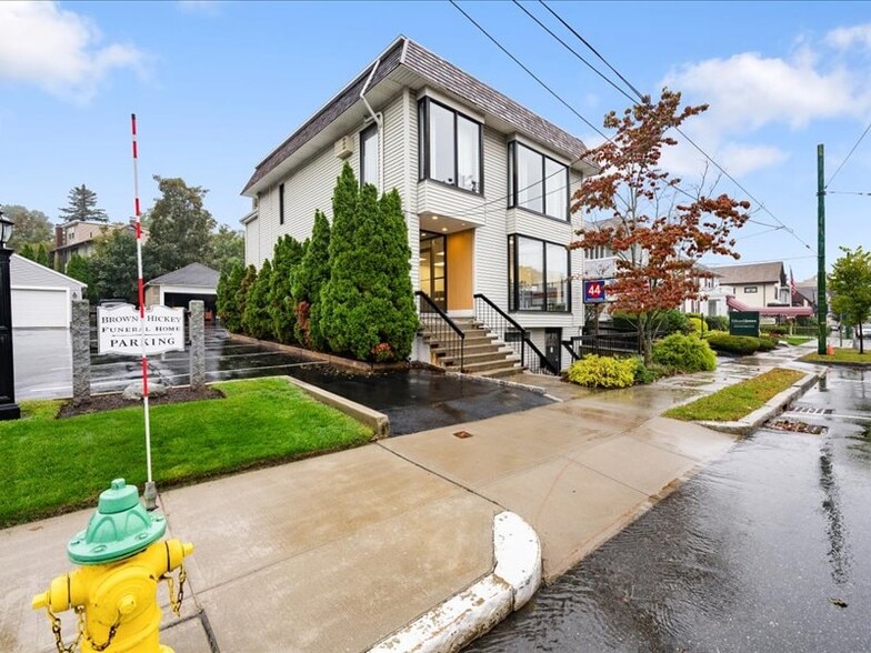 Primary Photo Of 44 Trapelo Rd, Belmont Office For Sale